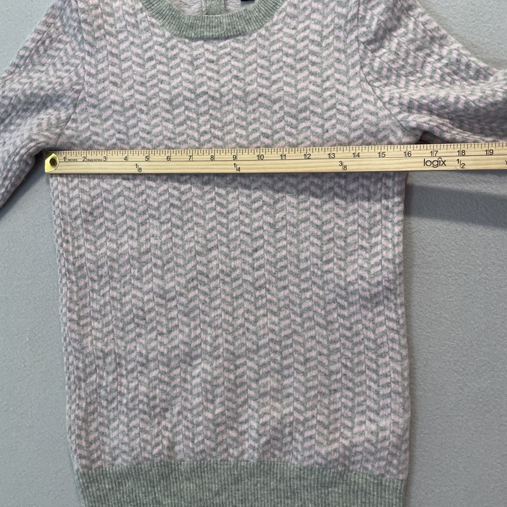 J.CREW Italian Cashmere Women's Sweater Small/ Xsmall Pink/Gray Chevron EUC Soft - Picture 3 of 7